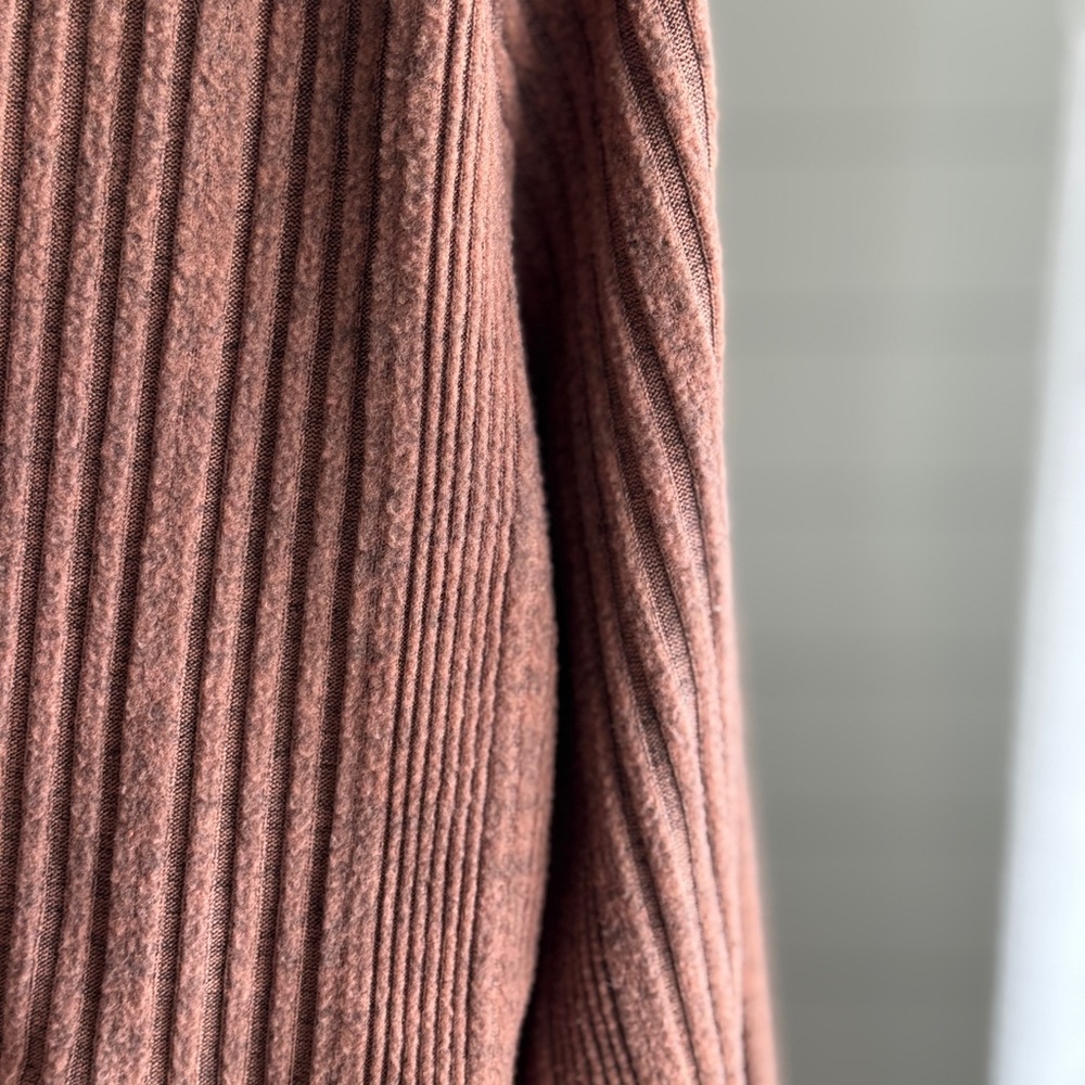 Brown Ribbed Knit Top - Picture 7 of 10